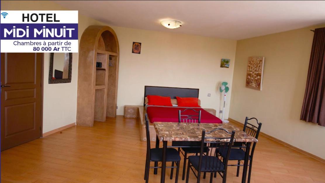 Midi Minuit Hotel Antananarivo Buitenkant foto